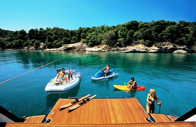 IRIS - Aft Swim Platform and Toys